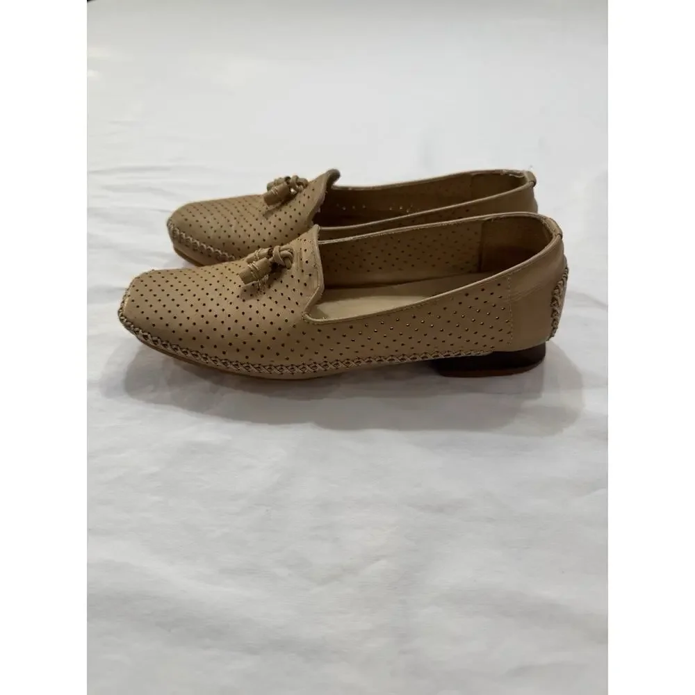 Stuart Weitzman Perforated Leather Tassel Loafers Tan Square Toe Women's 6B